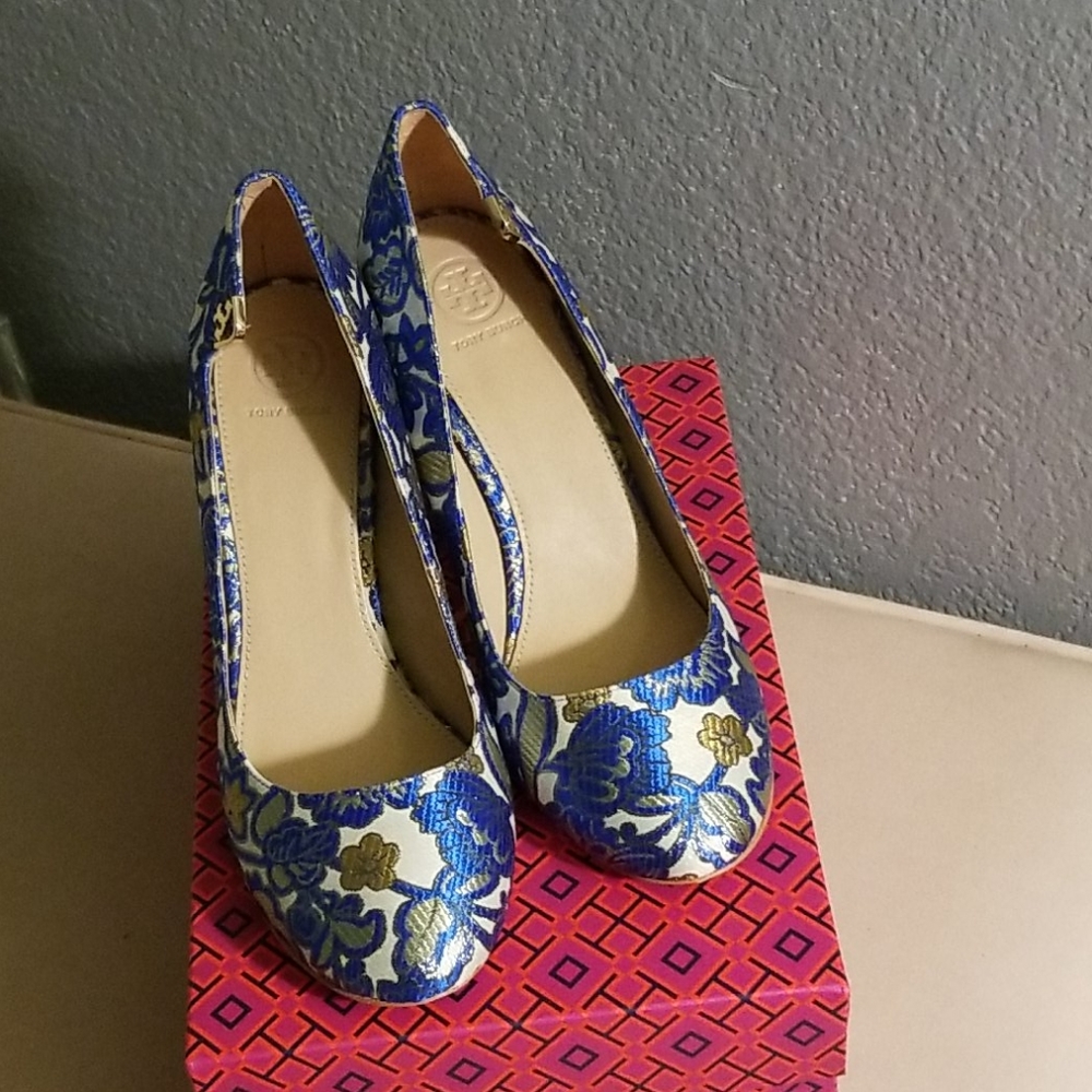 Tory Burch Elizabeth 85 MM round  toe pump